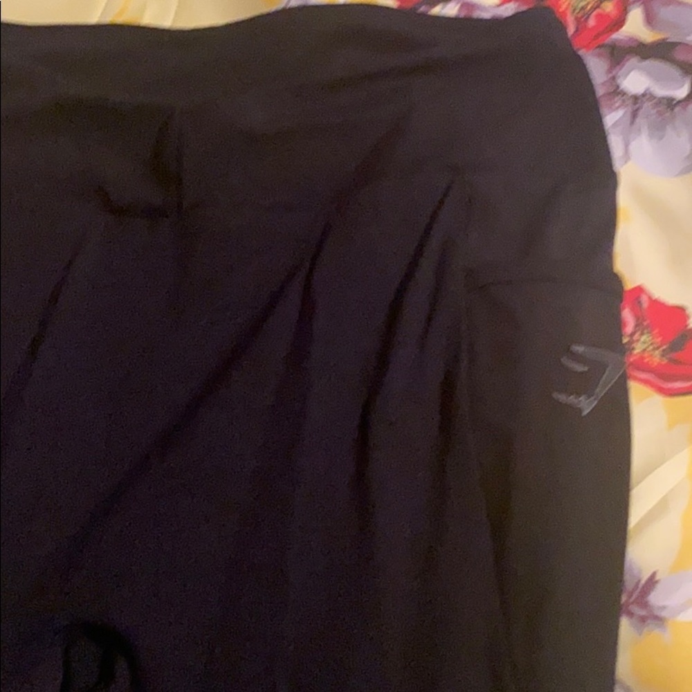 Gym shark leggings